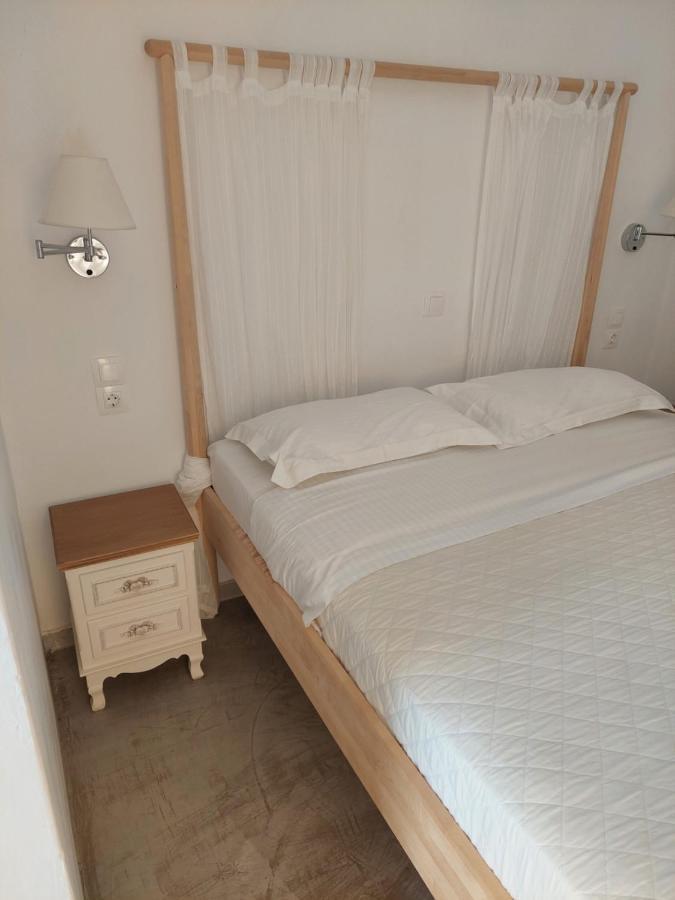 Appartement Golden Star Praxitelous à Agia Marina  Extérieur photo